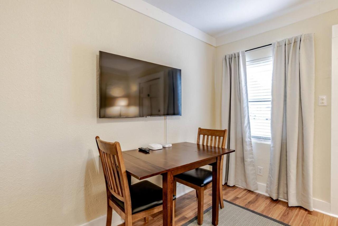 The Flats On Florida St - Super Comfy 2-bedroom Apartment Mobile