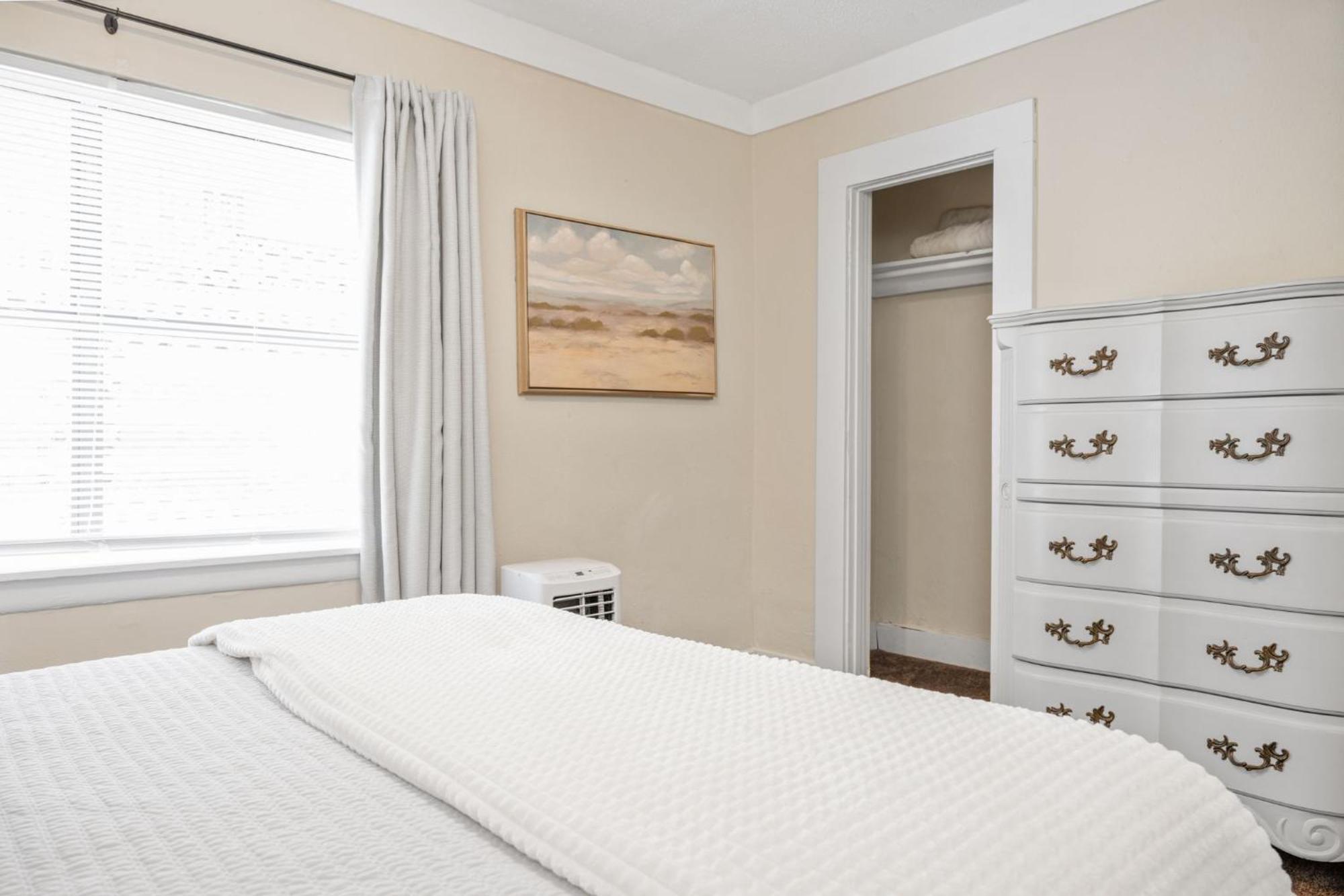 The Flats On Florida St - Super Comfy 2-bedroom * Mobile